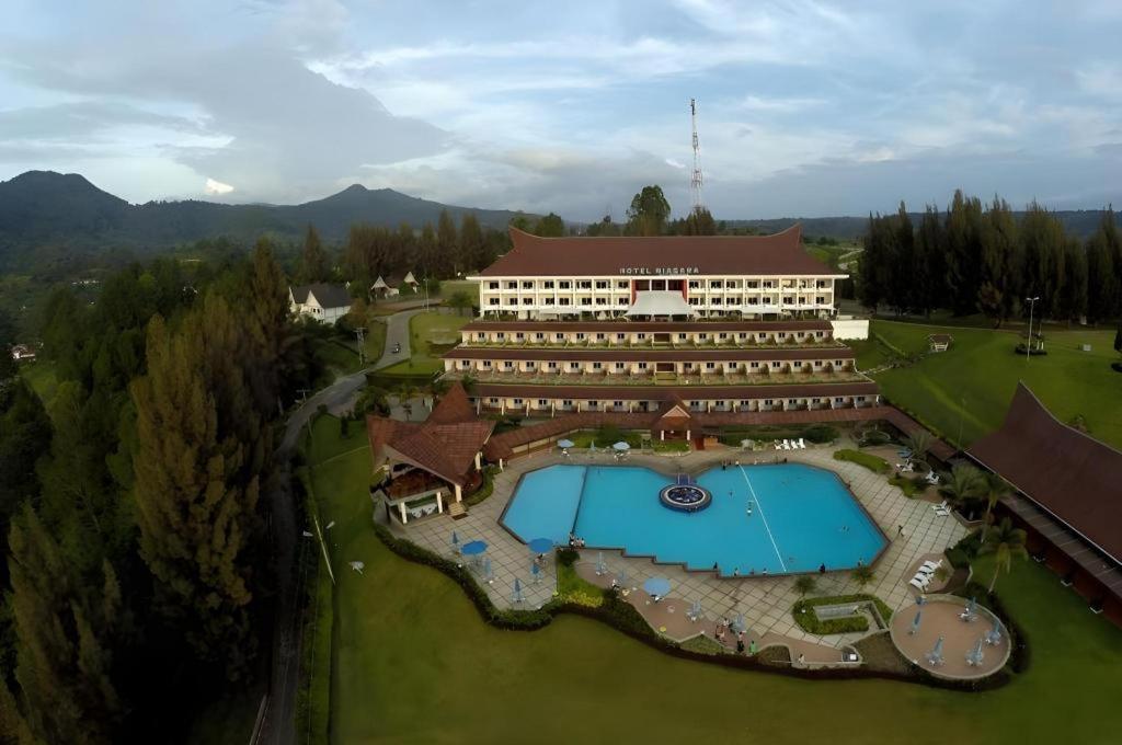 Hotel Niagara Parapat Εξωτερικό φωτογραφία