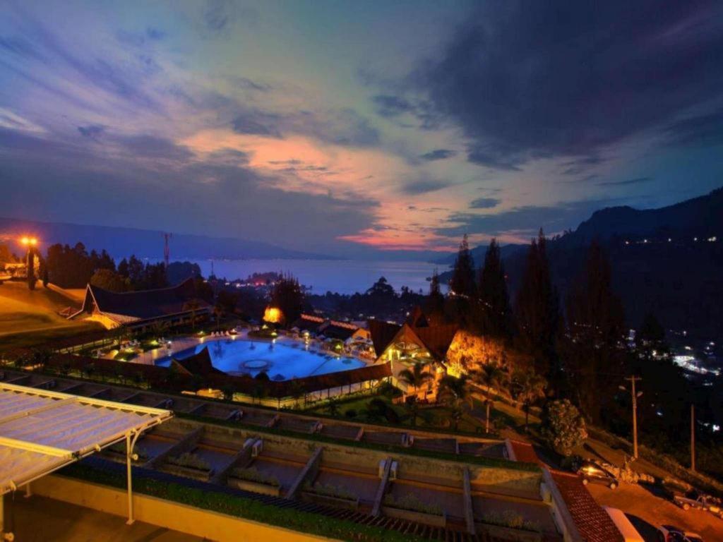 Hotel Niagara Parapat Εξωτερικό φωτογραφία